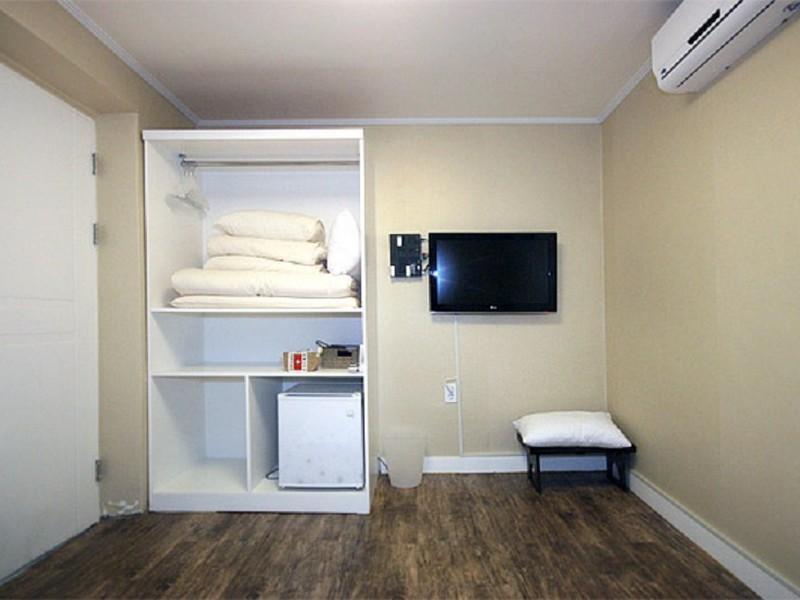 Crib 49 Guesthouse - Foreigner Only Сеул Екстер'єр фото